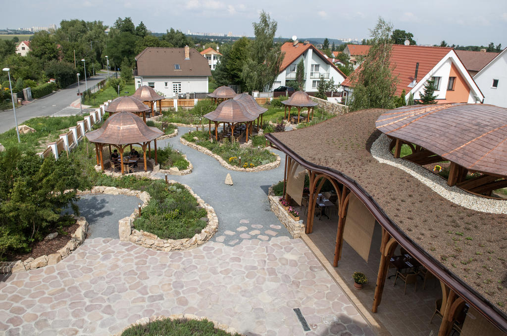 Babiccina Zahrada Penzion & Restaurant Pruhonice Exterior photo